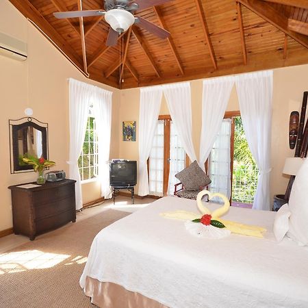 Summerhill Four Bedroom Villa モンテゴ・ベイ エクステリア 写真