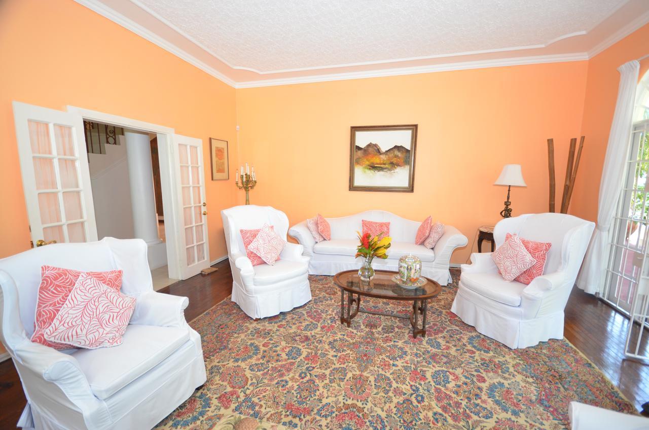 Summerhill Four Bedroom Villa モンテゴ・ベイ エクステリア 写真