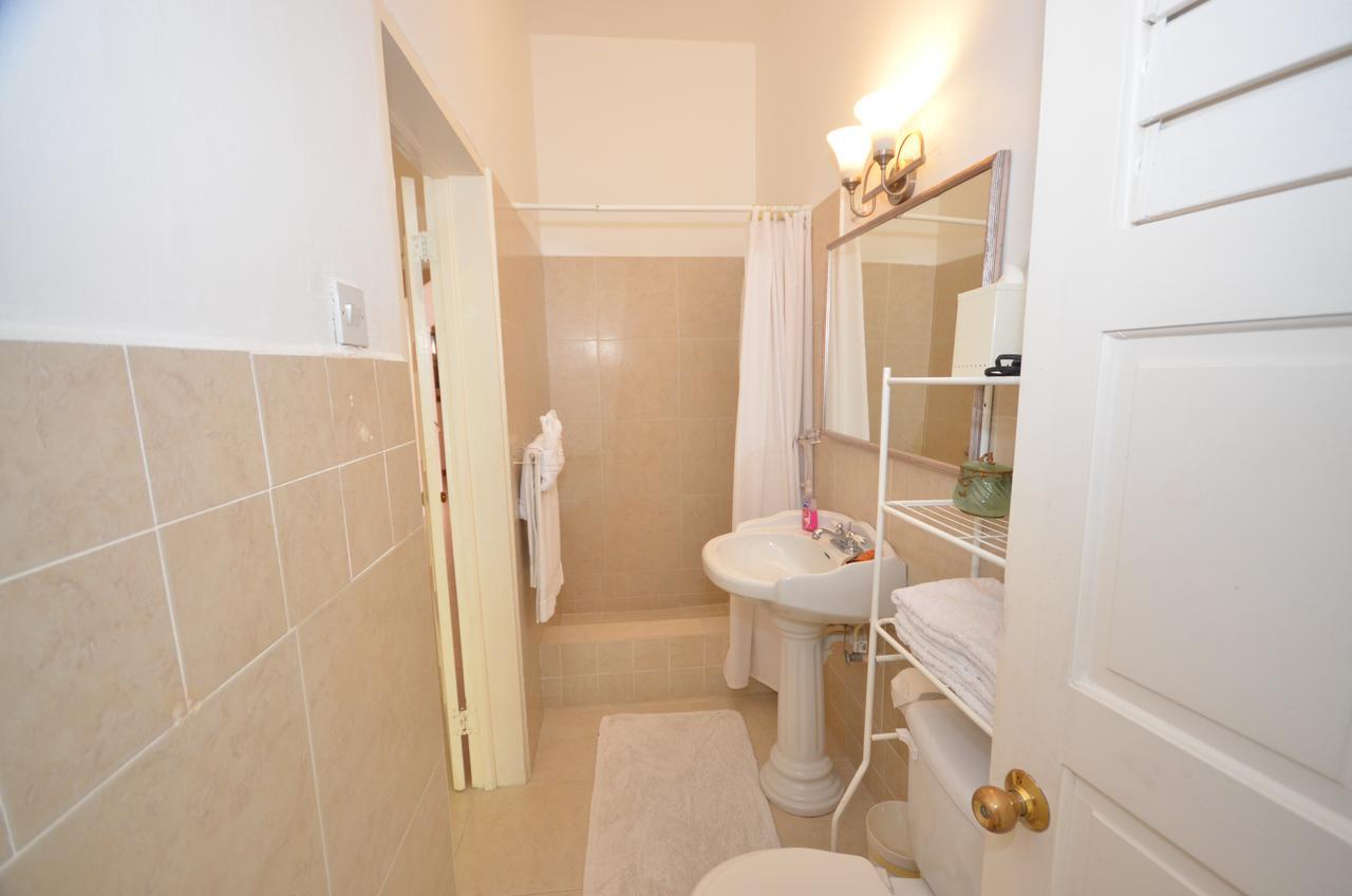 Summerhill Four Bedroom Villa モンテゴ・ベイ エクステリア 写真